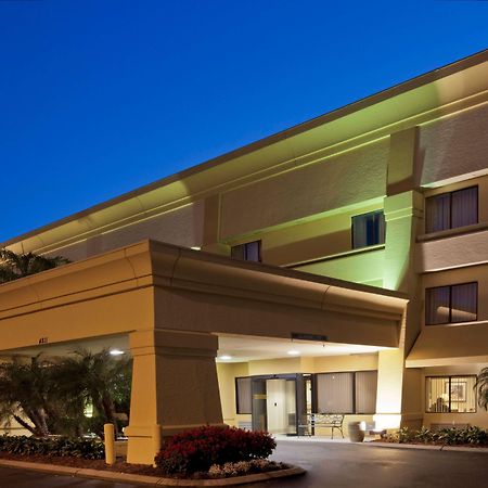 La Quinta By Wyndham Tampa Fairgrounds - Casino Hotel Mango Exterior photo