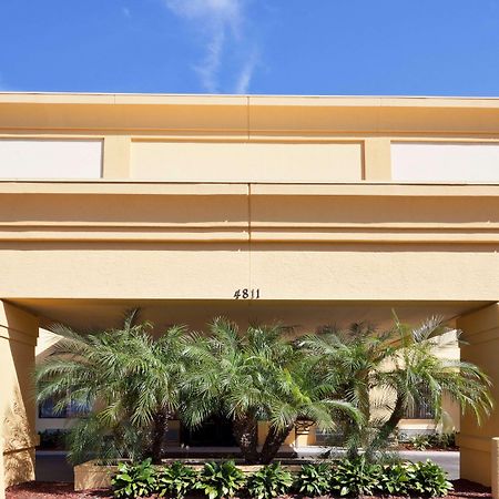 La Quinta By Wyndham Tampa Fairgrounds - Casino Hotel Mango Exterior photo