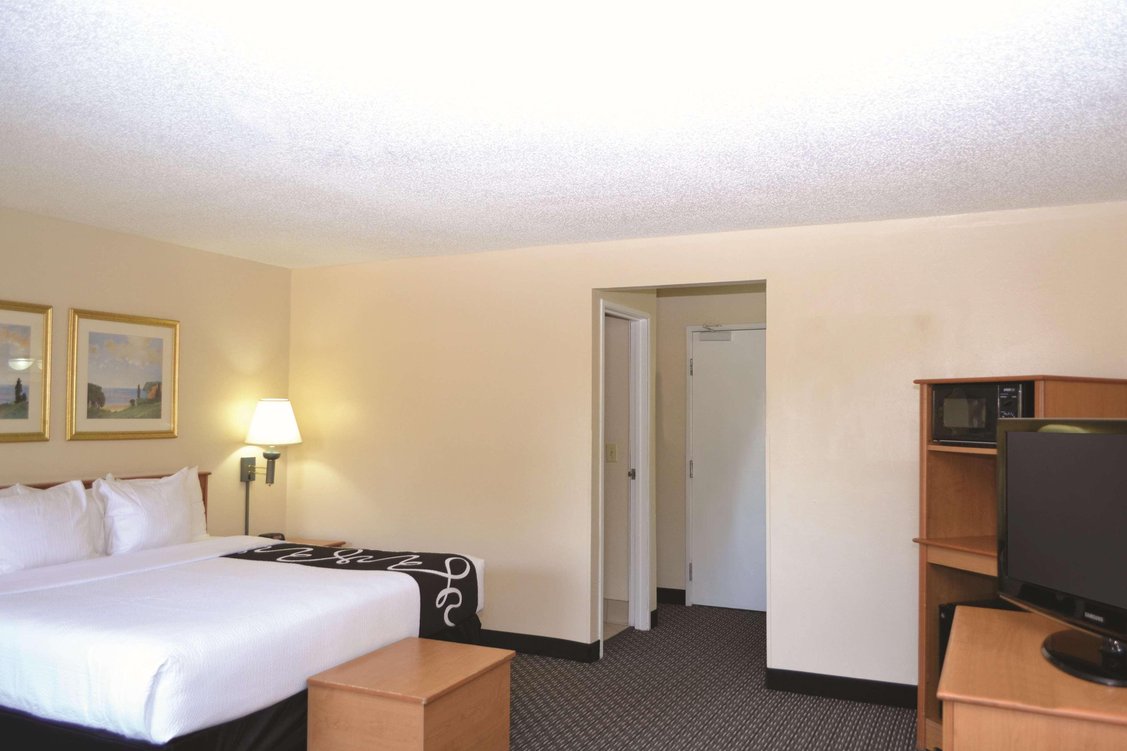 La Quinta By Wyndham Tampa Fairgrounds - Casino Hotel Mango Exterior photo