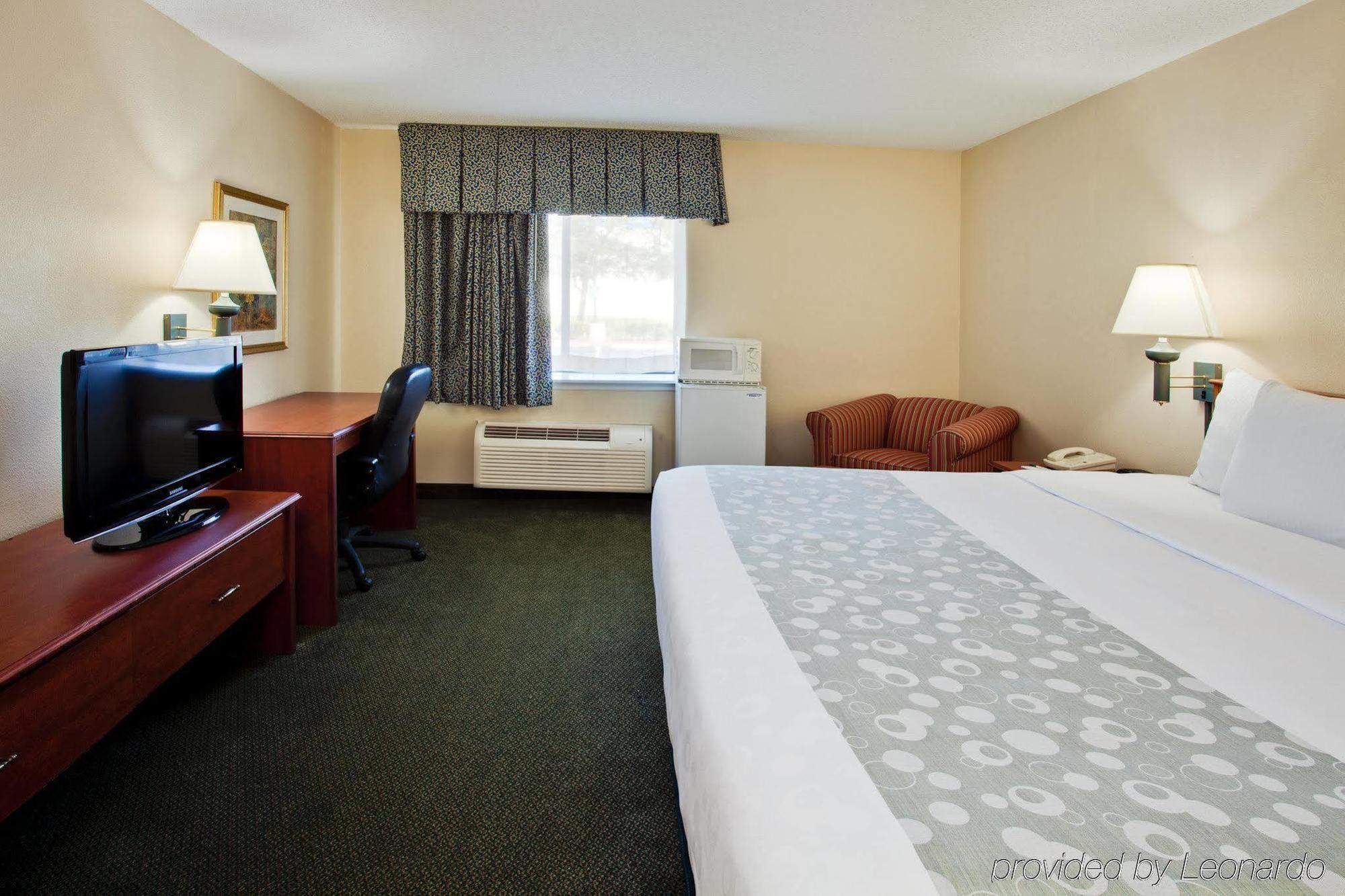 La Quinta By Wyndham Tampa Fairgrounds - Casino Hotel Mango Exterior photo
